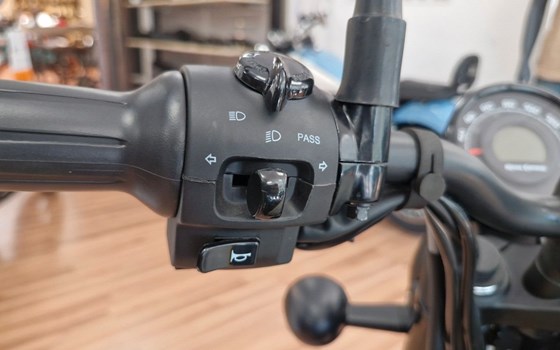 Neufahrzeug Royal Enfield HNTR 350 - Bild 12