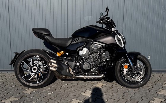 Gebrauchtmotorrad Ducati Diavel V4 - Bild 1