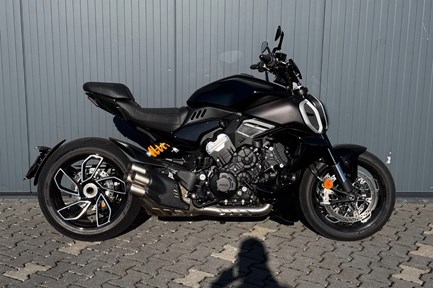 Ducati Diavel V4