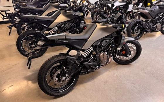 Neufahrzeug Husqvarna Svartpilen 125 - Bild 3