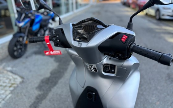 Gebrauchtmotorrad Honda SH350i - Bild 6