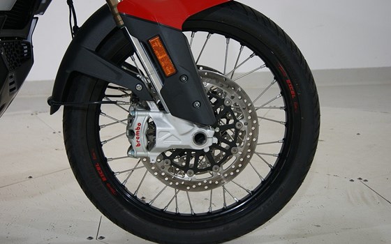 Gebrauchtmotorrad MV Agusta Enduro Veloce - Bild 4 Gebrauchtmotorrad MV Agusta Enduro Veloce - Bild 4