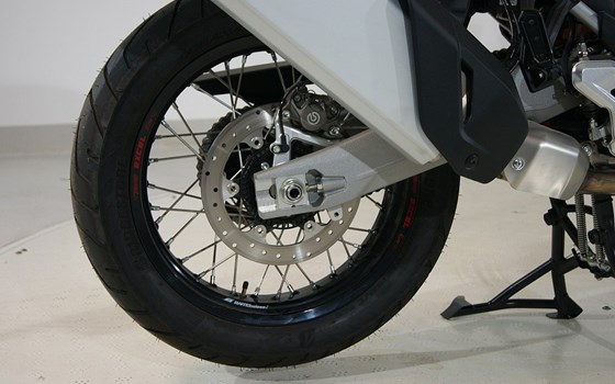 Gebrauchtmotorrad MV Agusta Enduro Veloce - Bild 5 Gebrauchtmotorrad MV Agusta Enduro Veloce - Bild 5