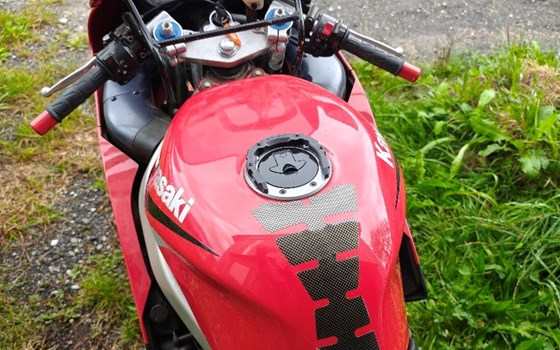 Gebrauchtmotorrad Kawasaki Ninja ZX-6R - Bild 1 Gebrauchtmotorrad Kawasaki Ninja ZX-6R - Bild 1
