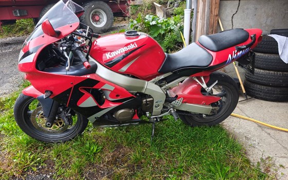 Gebrauchtmotorrad Kawasaki Ninja ZX-6R - Bild 5 Gebrauchtmotorrad Kawasaki Ninja ZX-6R - Bild 5