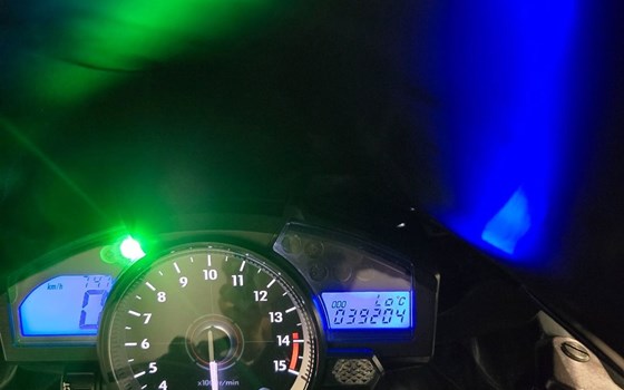 Gebrauchtmotorrad Yamaha YZF-R1SP - Bild 2