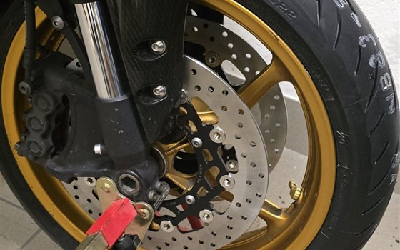 Gebrauchtmotorrad Yamaha YZF-R1SP - Bild 4 Gebrauchtmotorrad Yamaha YZF-R1SP - Bild 4