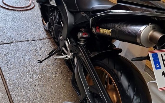 Gebrauchtmotorrad Yamaha YZF-R1SP - Bild 6 Gebrauchtmotorrad Yamaha YZF-R1SP - Bild 6