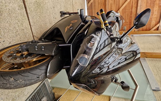 Gebrauchtmotorrad Yamaha YZF-R1SP - Bild 7 Gebrauchtmotorrad Yamaha YZF-R1SP - Bild 7