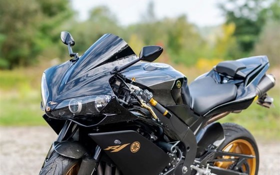 Gebrauchtmotorrad Yamaha YZF-R1SP - Bild 8 Gebrauchtmotorrad Yamaha YZF-R1SP - Bild 8