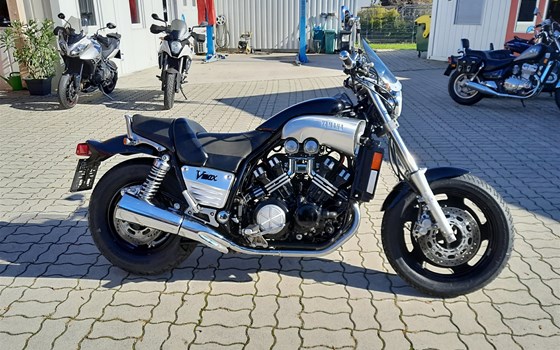 Gebrauchtmotorrad Yamaha V-Max VMX 1200 - Bild 3 Gebrauchtmotorrad Yamaha V-Max VMX 1200 - Bild 3