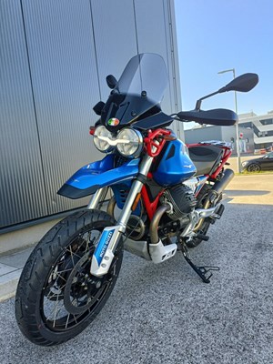 Moto Guzzi V85 TT Evoactive Graphics (blau) - Bild 7