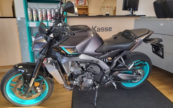 Gebrauchtmotorrad Yamaha MT-09 Y-AMT - Bild 4 Gebrauchtmotorrad Yamaha MT-09 Y-AMT - Bild 4