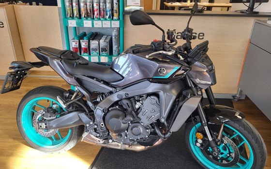 Gebrauchtmotorrad Yamaha MT-09 Y-AMT - Bild 1 Gebrauchtmotorrad Yamaha MT-09 Y-AMT - Bild 1