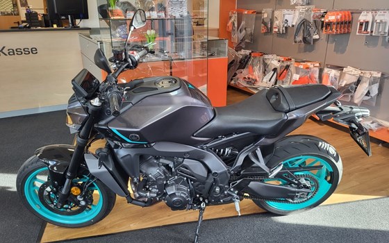 Gebrauchtmotorrad Yamaha MT-09 Y-AMT - Bild 2 Gebrauchtmotorrad Yamaha MT-09 Y-AMT - Bild 2