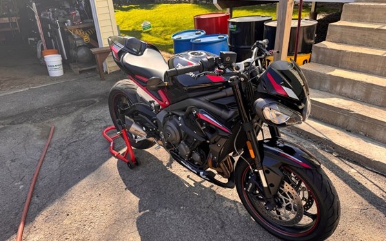 Gebrauchtmotorrad Triumph Street Triple 765 R - Bild 2 Gebrauchtmotorrad Triumph Street Triple 765 R - Bild 2