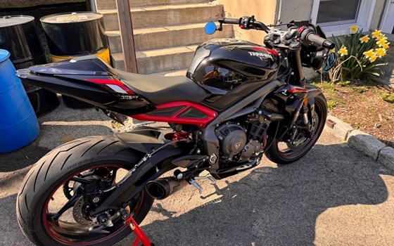 Gebrauchtmotorrad Triumph Street Triple 765 R - Bild 3 Gebrauchtmotorrad Triumph Street Triple 765 R - Bild 3