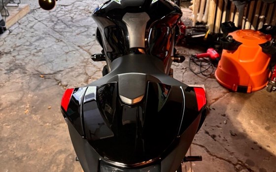 Gebrauchtmotorrad Triumph Street Triple 765 R - Bild 8 Gebrauchtmotorrad Triumph Street Triple 765 R - Bild 8