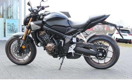 Neufahrzeug Honda CB650R E-Clutch - Bild 10