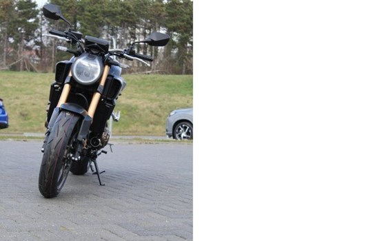 Neufahrzeug Honda CB650R E-Clutch - Bild 3