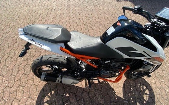 Gebrauchtmotorrad KTM 125 Duke - Bild 3