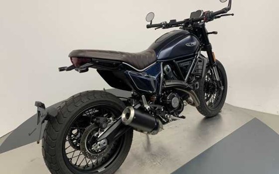 Gebrauchtmotorrad Ducati Scrambler Nightshift - Bild 3