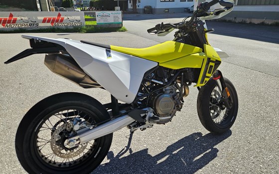 Neufahrzeug Husqvarna 701 Supermoto - Bild 2 Neufahrzeug Husqvarna 701 Supermoto - Bild 2