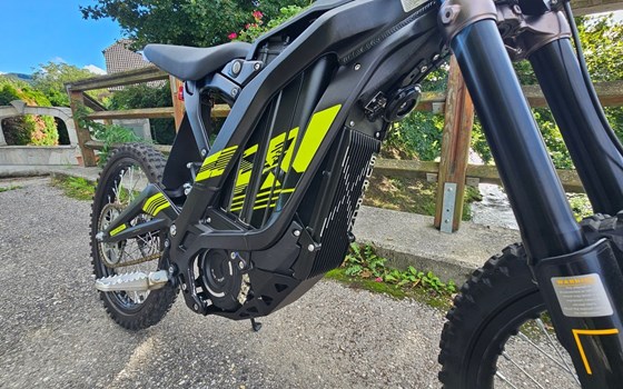 Gebrauchtmotorrad Sur-Ron Light Bee L1e X - Bild 6 Gebrauchtmotorrad Sur-Ron Light Bee L1e X - Bild 6