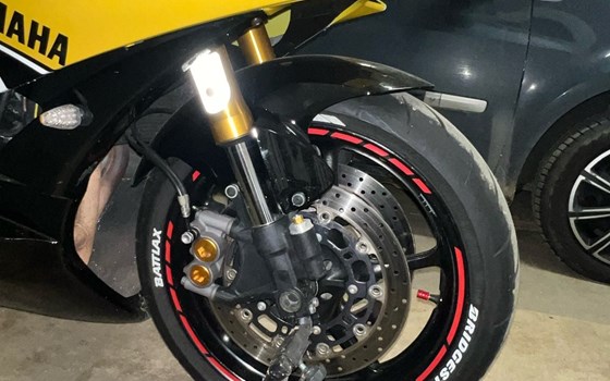 Gebrauchtmotorrad Yamaha YZF-R6 - Bild 5 Gebrauchtmotorrad Yamaha YZF-R6 - Bild 5