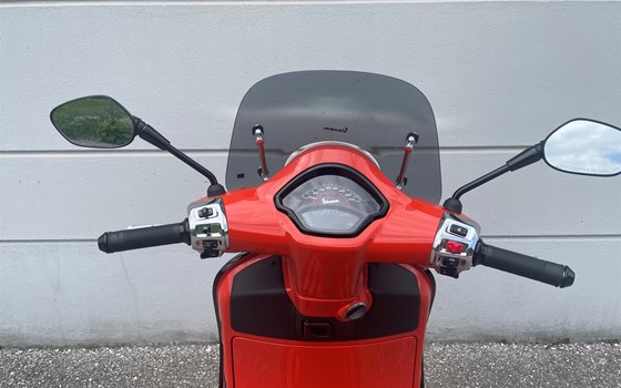Gebrauchtmotorrad Vespa GTS 300 hpe Super Sport - Bild 13 Gebrauchtmotorrad Vespa GTS 300 hpe Super Sport - Bild 13