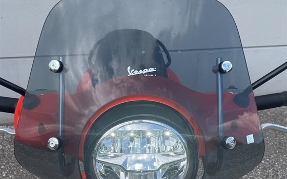 Gebrauchtmotorrad Vespa GTS 300 hpe Super Sport - Bild 6 Gebrauchtmotorrad Vespa GTS 300 hpe Super Sport - Bild 6
