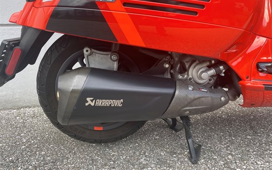 Gebrauchtmotorrad Vespa GTS 300 hpe Super Sport - Bild 7 Gebrauchtmotorrad Vespa GTS 300 hpe Super Sport - Bild 7