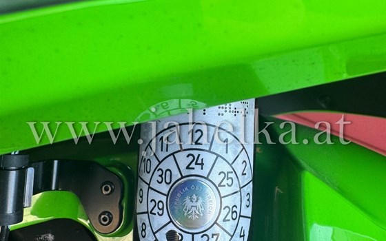 Gebrauchtmotorrad Kawasaki Ninja ZX-4RR - Bild 5 Gebrauchtmotorrad Kawasaki Ninja ZX-4RR - Bild 5