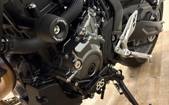Gebrauchtmotorrad Suzuki GSX-8S - Bild 11 Gebrauchtmotorrad Suzuki GSX-8S - Bild 11