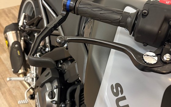 Gebrauchtmotorrad Suzuki GSX-8S - Bild 12 Gebrauchtmotorrad Suzuki GSX-8S - Bild 12