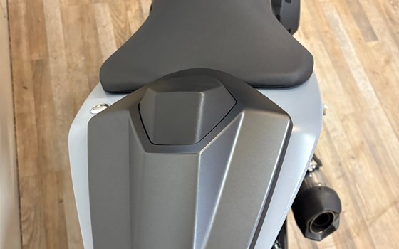 Gebrauchtmotorrad Suzuki GSX-8S - Bild 9 Gebrauchtmotorrad Suzuki GSX-8S - Bild 9