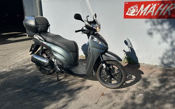 Gebrauchtmotorrad Honda SH300i - Bild 1 Gebrauchtmotorrad Honda SH300i - Bild 1