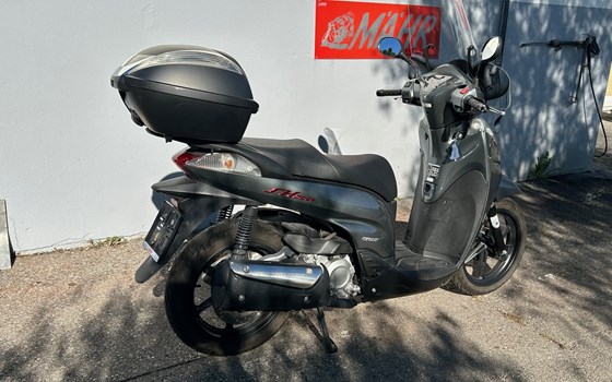 Gebrauchtmotorrad Honda SH300i - Bild 2 Gebrauchtmotorrad Honda SH300i - Bild 2