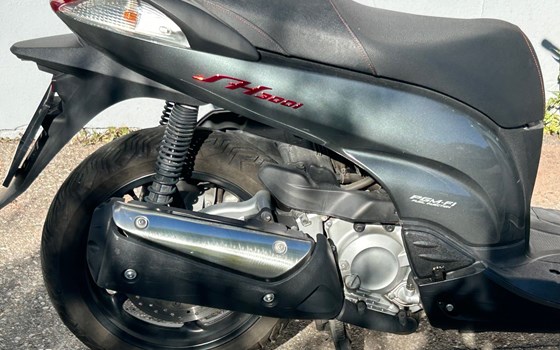 Gebrauchtmotorrad Honda SH300i - Bild 3 Gebrauchtmotorrad Honda SH300i - Bild 3