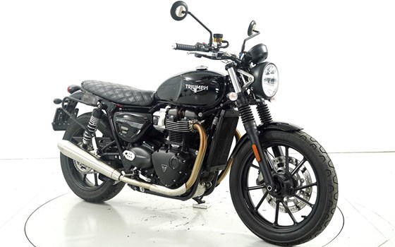 Motorrad Occasion Triumph Street Twin - Bild 2