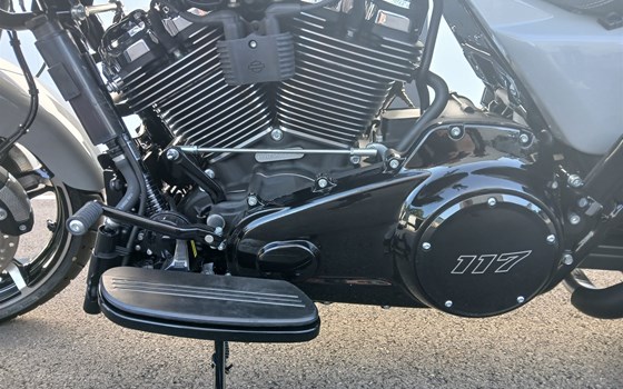 Neufahrzeug Harley-Davidson Road Glide FLTRX - Bild 12 Neufahrzeug Harley-Davidson Road Glide FLTRX - Bild 12