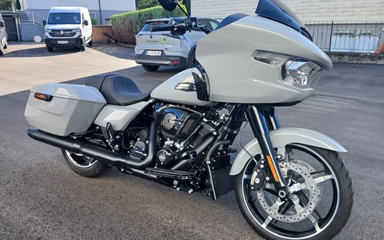 Neufahrzeug Harley-Davidson Road Glide FLTRX - Bild 2 Neufahrzeug Harley-Davidson Road Glide FLTRX - Bild 2