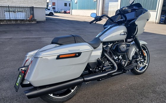 Neufahrzeug Harley-Davidson Road Glide FLTRX - Bild 4 Neufahrzeug Harley-Davidson Road Glide FLTRX - Bild 4