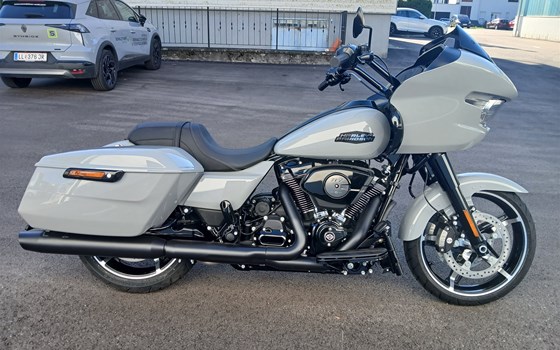Neufahrzeug Harley-Davidson Road Glide FLTRX - Bild 7 Neufahrzeug Harley-Davidson Road Glide FLTRX - Bild 7