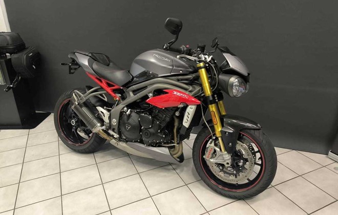 Triumph Speed Triple R