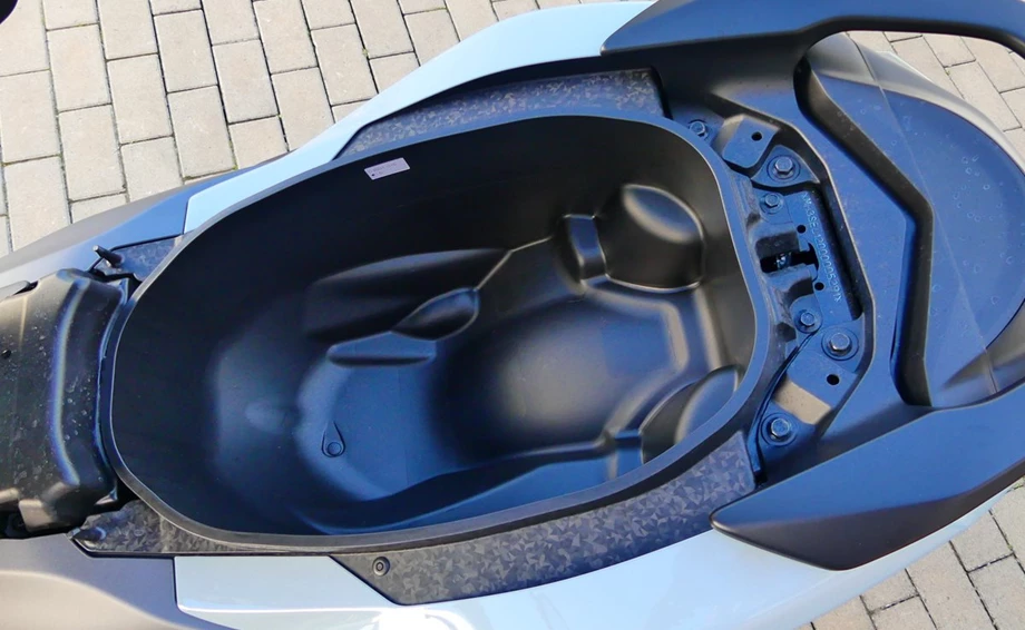 Angebot Yamaha NMAX 125 Tech MAX Bild 11: Angebot Yamaha NMAX 125 Tech MAX