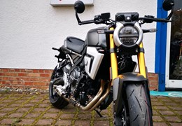 Neumotorrad Suzuki GSX-8T