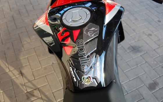 Gebrauchtmotorrad Aprilia Tuono 125 - Bild 8