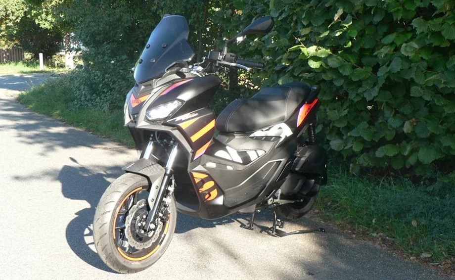Angebot Aprilia SR GT Replica 200 Bild 3: Angebot Aprilia SR GT Replica 200