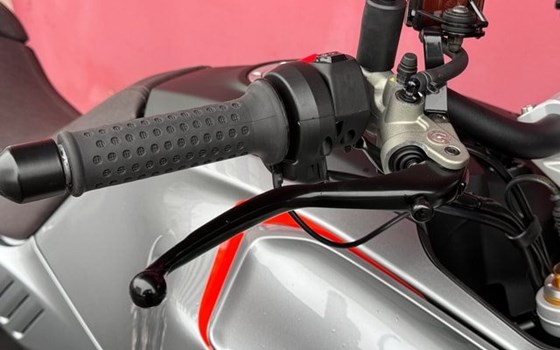 Neufahrzeug Moto Guzzi V100 Mandello S - Bild 3